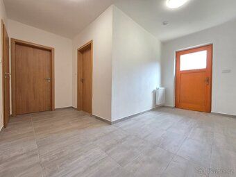 Nabízíme k prodeji novostavbu rodinného domu 6+kk s garáží v