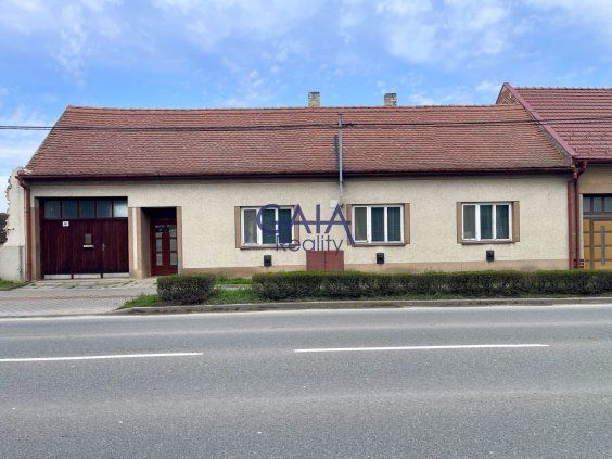 Se souhlasem majitele nabízíme k prodeji rodinný dům v obci 