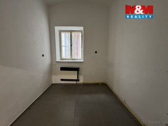 Nabízíme pronájem komerčních prostor v samém centru Chrudimi