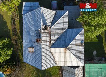 Nabízíme k prodeji dvoupatrový rodinný dům v klidné a vyhled