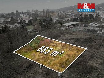 Pozemek k bydlení v centru Krupky – ideální investice. Nabíz