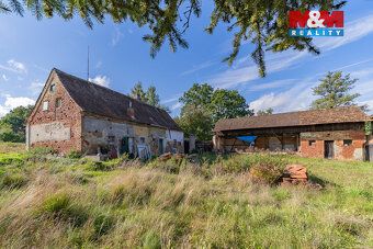 Sleva! Nabízíme k prodeji zemědělskou usedlost 818 m2 na poz