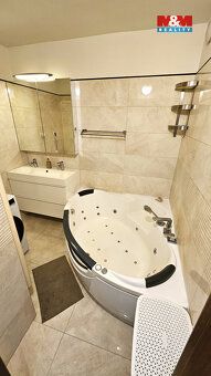 Nabízíme k prodeji prostorný byt 3+1 s velkým balkónem do ne