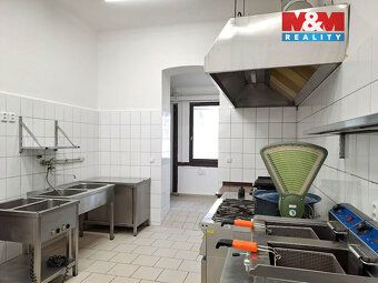 Nabízíme k pronájmu prostorný obchodní prostor o celkové vým
