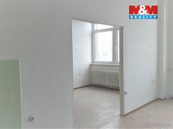 Nabízíme k pronájmu kancelářské prostory o velikosti 12m2, 2