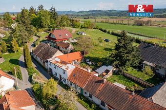 Nabízíme k prodeji rekreační chalupu o užitné ploše 65 m² a 