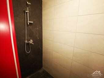 Pronájem nové skladovací haly 757m2 v přízemí + patro 172m2 