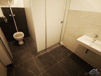 Pronájem nové skladovací haly 757m2 v přízemí + patro 172m2 
