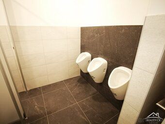 Pronájem nové skladovací haly 757m2 v přízemí + patro 172m2 