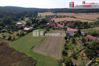, Pozemek, kde začne váš nový život. Klid, příroda a Praha n