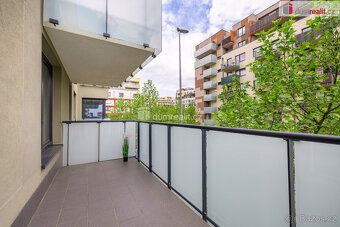 , pronájem moderního vzdušného bytu 2+KK o výměře 57,5 m² s 
