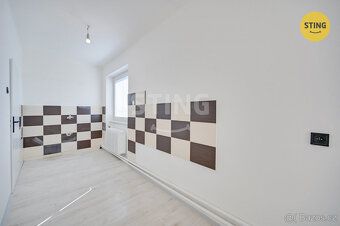 Ve výhradním zastoupení nabízím k prodeji prostorný rodinný 