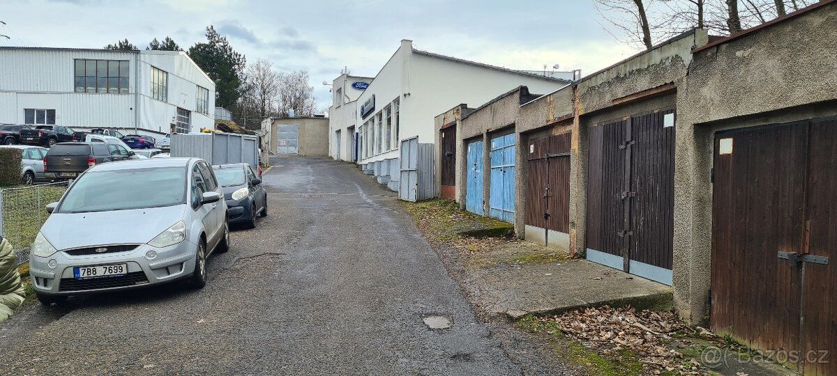 Dobrý stav, 24m2, 3*zámek, kamerový systém od Ford, zavedena