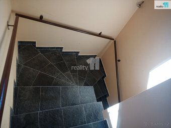 +popl. 12500, , Pronájem prostorného apartmánu 4+1 s vířivou