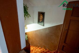 V exkluzivním zastoupení Vám nabízím k prodeji krajní řadový