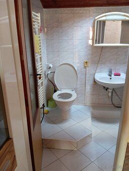 Nabízím k pronájmu útulnou a plně vybavenou garsonku (1+kk) 