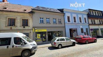 Nabízíme Vám k dlouhodobému pronájmu obchodní prostory nachá