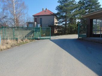 Nabízíme k pronájmu výrobní, skladovací prostory o celkové p