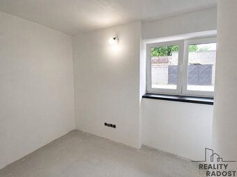 Hledáte moderní bydlení nedaleko Znojmo za cenu bytu? Pak Vá
