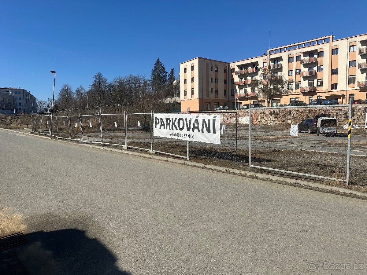 Nabízím možnost parkování osobních i nákladních vozidel na z