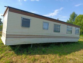 Prodám starší mobilhouse určený na opravu.Je na pevné stání.