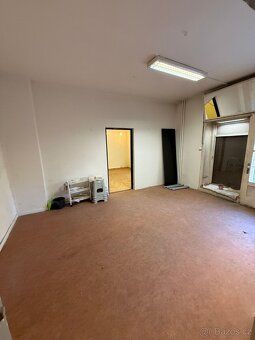 Pronájem obchodního prostoru 52 m² – Mnichovice, hlavní ulic