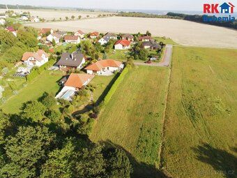 Prodej stavebního pozemku o výměře 1850 m2 v Dobrovici, míst