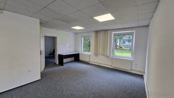 Pronájem kancelářských prostor (43m² a 64m²) v administrativ