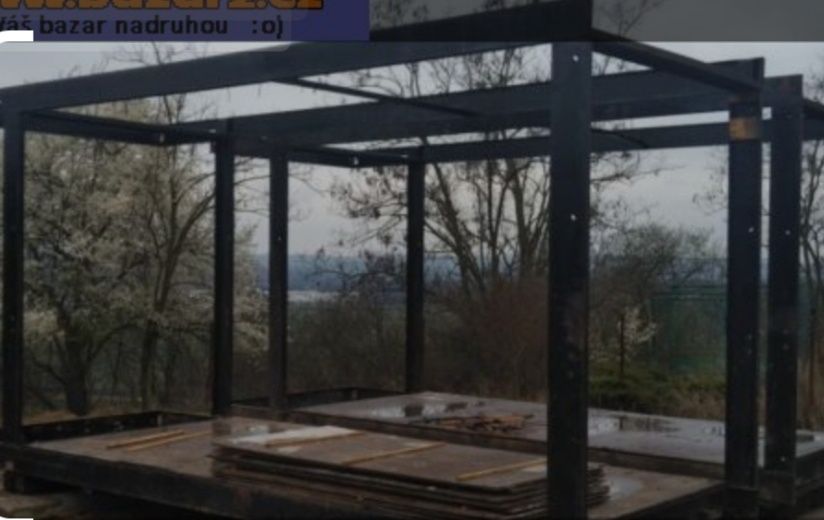 Prodám 8 umí buněk 2.5*6 m, výška 3m (plocha celkem 120 M2),