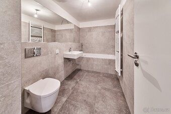 Nabízím k prodeji nadstandardně velký byt 4+kk s balkonem (8