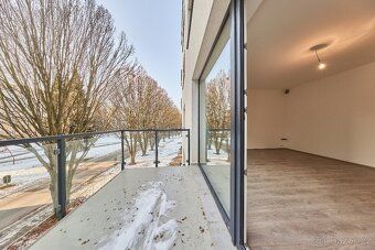 Nabízím k prodeji nadstandardně velký byt 4+kk s balkonem (8