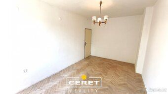 Nabízíme útulný byt 2+1 s menším balkonem ve 2. patře cihlov