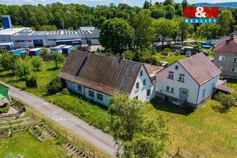 Nabízíme k prodeji samostatně stojící rodinný dům v klidné č