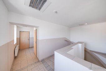 Nabízíme k pronájmu příjemné kancelářské prostory na ulici P