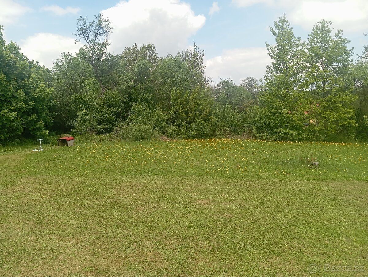 Nabízím k prodeji atraktivní pozemek o rozloze 1000 m², ideá