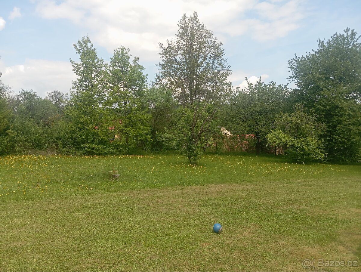 Nabízím k prodeji atraktivní pozemek o rozloze 1000 m², ideá