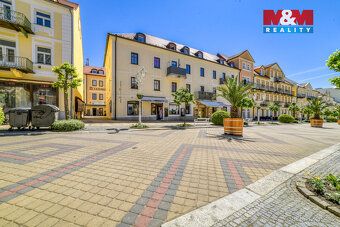 Nabízíme k pronájmu prostorný byt 3+1 v cihlovém domě přímo 