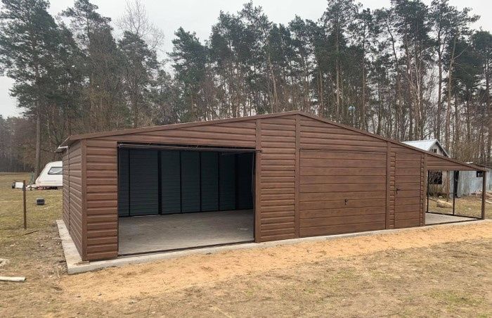 Prodám garáž 9x6 ořech Sedlová střecha pokrytá trapézovým pl
