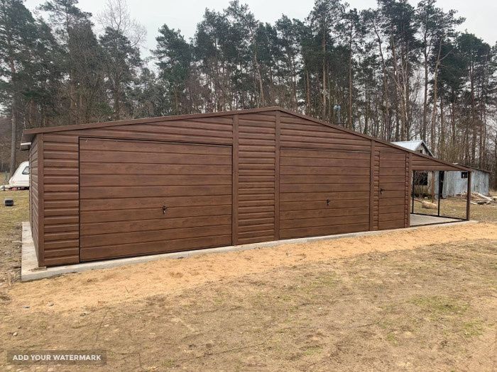 Prodám garáž 9x6 ořech Sedlová střecha pokrytá trapézovým pl