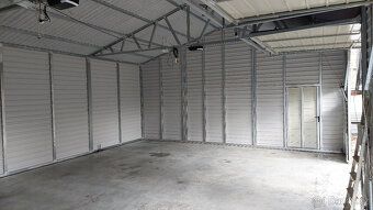 Prodám garáž 12x7 (9x7 + 3x7) stěna 3m a vrchol 4m přístřeše