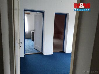 Nabízíme k pronájmu velkorysý rodinný dům o užitné ploše 270