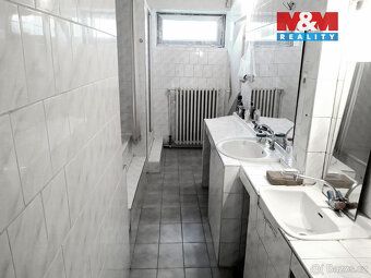 Nabízíme k pronájmu velkorysý rodinný dům o užitné ploše 270