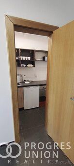 Nabízíme k pronájmu luxusní skladovací a kancelářské prostor