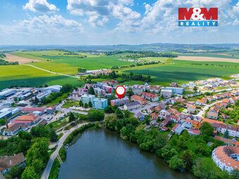 Nabízíme k prodeji slunný byt 2+1 o užitné ploše 59 m² v kli
