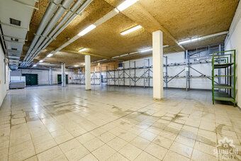 Nabízíme k pronájmu rozsáhlý komerční a průmyslový areál v a