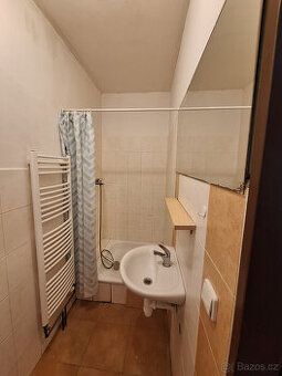 Dlouhodobý pronájem pokoje v rodinném domě ve městě Uničov.C