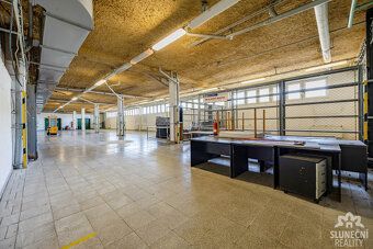 Nabízíme k pronájmu rozsáhlý komerční a průmyslový areál v a