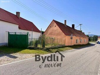 na okraji s výhledem,Na výsluní,hrubou stavbu RD s fasádou,d