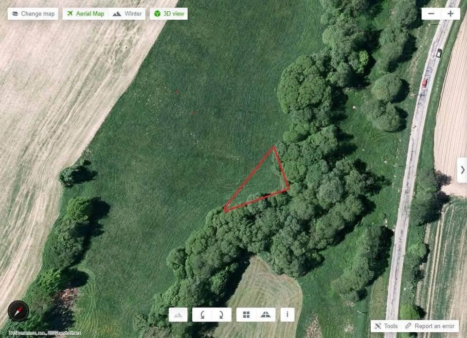 Trvale travnatý porost 385m2, obec Pravonín, sousedí hned ve