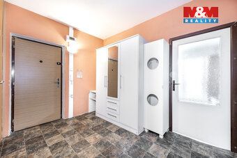 Nabízíme k prodeji prostorný byt 4+1 o užitné ploše 77 m² v 